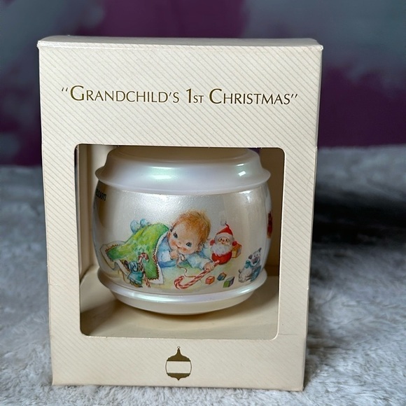 Vintage Hallmark Christmas Keepsake Ornament for Grandchild’s 1st Christmas 1983 - Picture 1 of 10